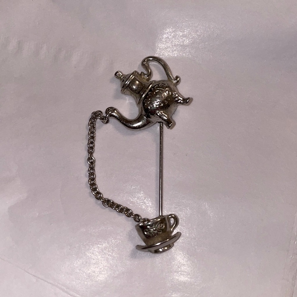 Vintage Avon teapot and cup stick pin